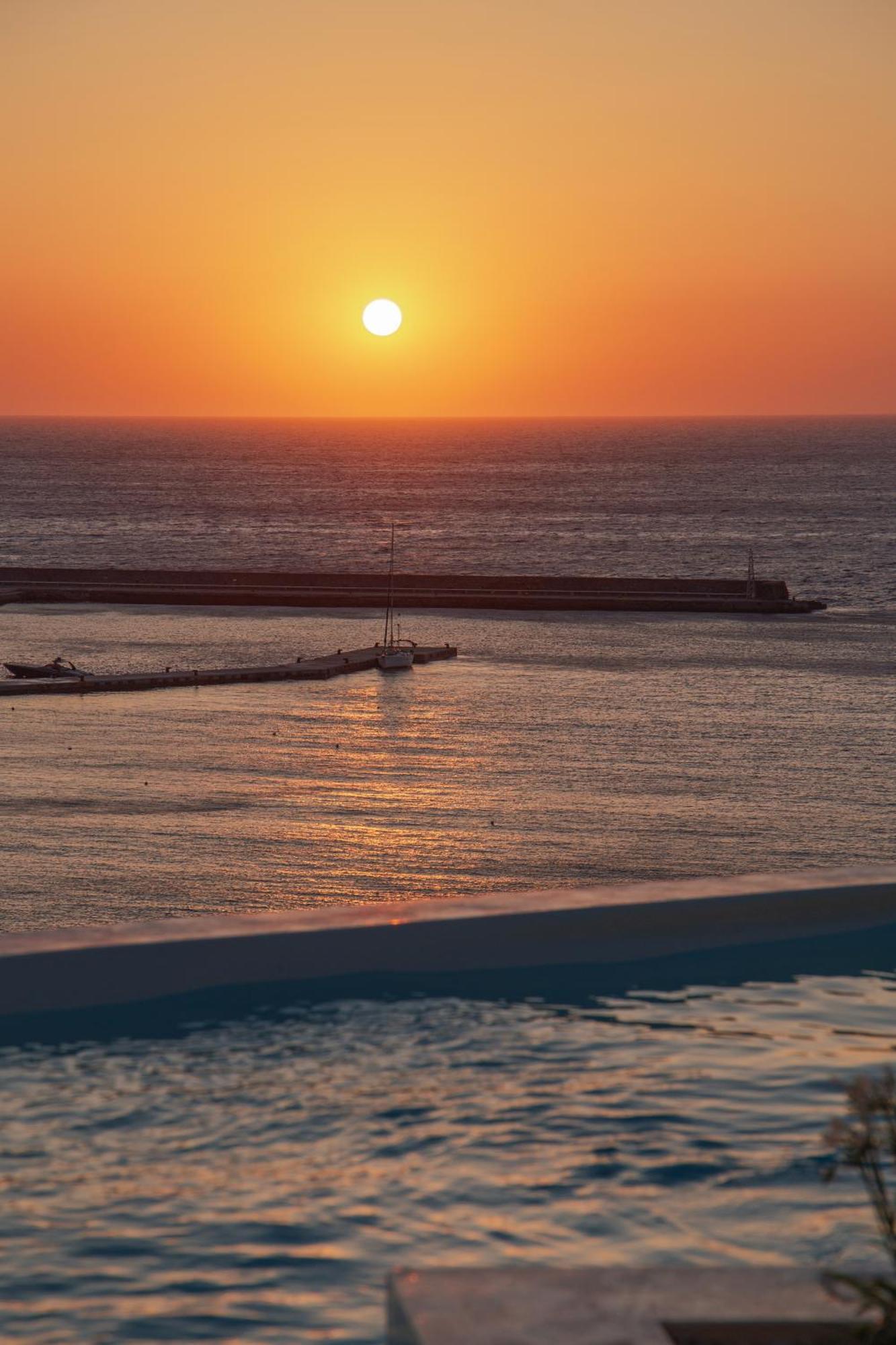Golden Vista, Beachfront Suites By Explore Andros Exteriér fotografie